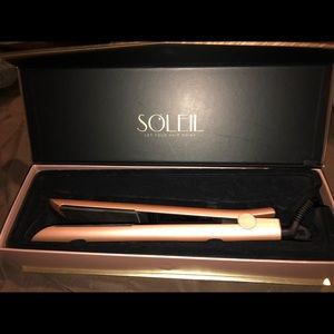 SOLEIL Hair straightener